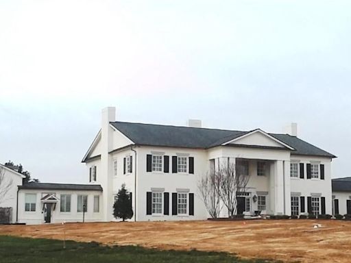 Kentucky men's basketball coach Mark Pope purchases $4.75 million home in rural Lexington