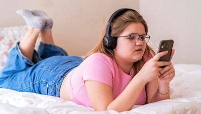 Social Media a 'Powerful' Way to Talk to Teens About Obesity