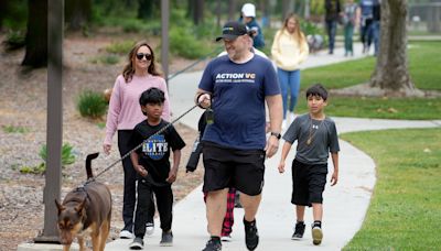 Community dog walk raises funds for Camarillo charity