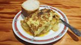 El restaurante de San Sebastián que sirve la mejor tortilla de patatas del mundo: una única mesa y un menú de cuatro platos