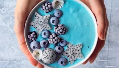 Comida azul: la nueva tendencia gastronómica con espirulina que tiene enormes beneficios nutricionales