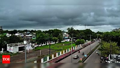 Bhopal Weather Update: Cloud Cover Keeps Day Temperature in Check, Strong Showers Expected | Bhopal News - Times of India