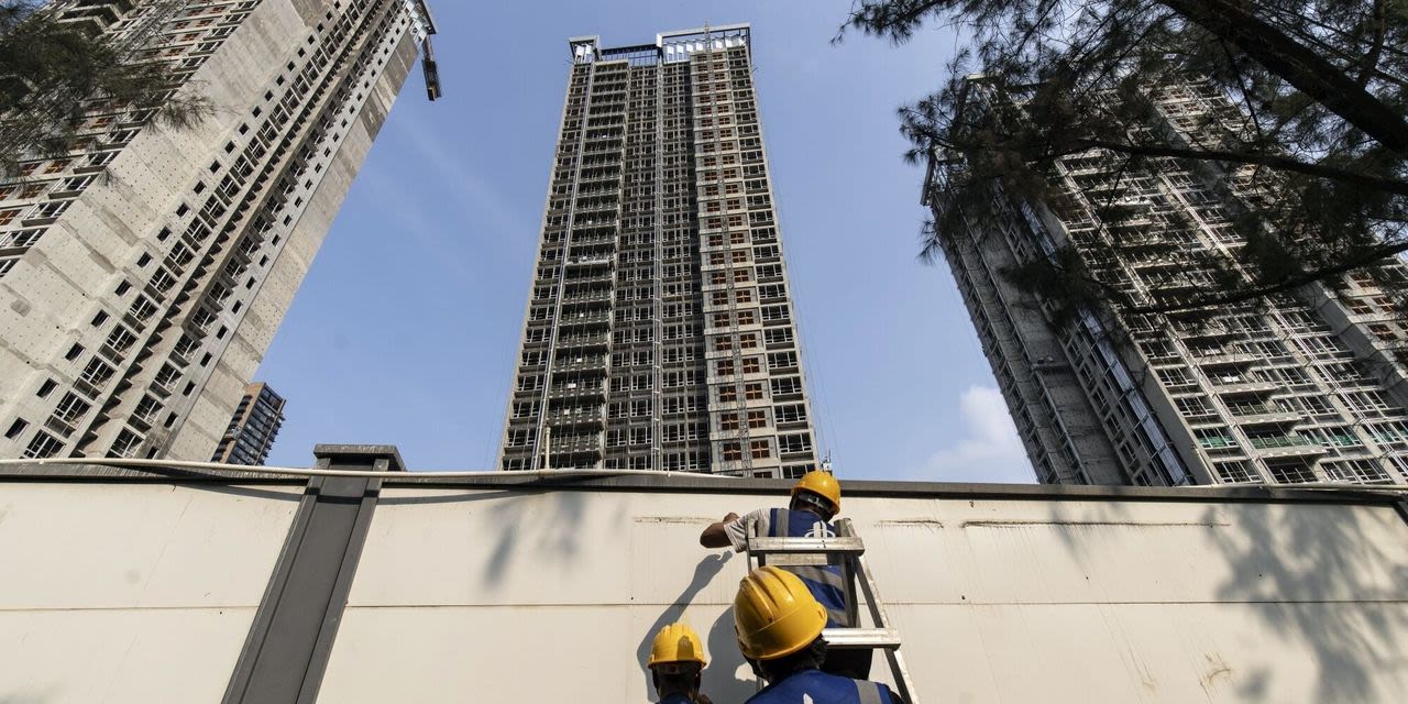 Even a State-Linked Giant Can’t Escape China’s Real-Estate Crisis
