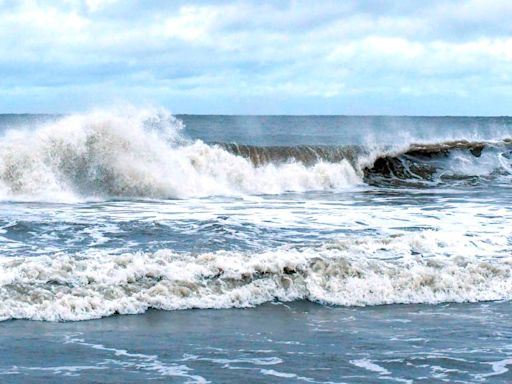 Watch the potential tropical storm roll past Hilton Head SC with these live webcams