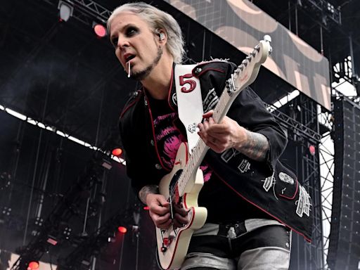 John 5 Responds to Accusations of Guitar Miming With Motley Crue