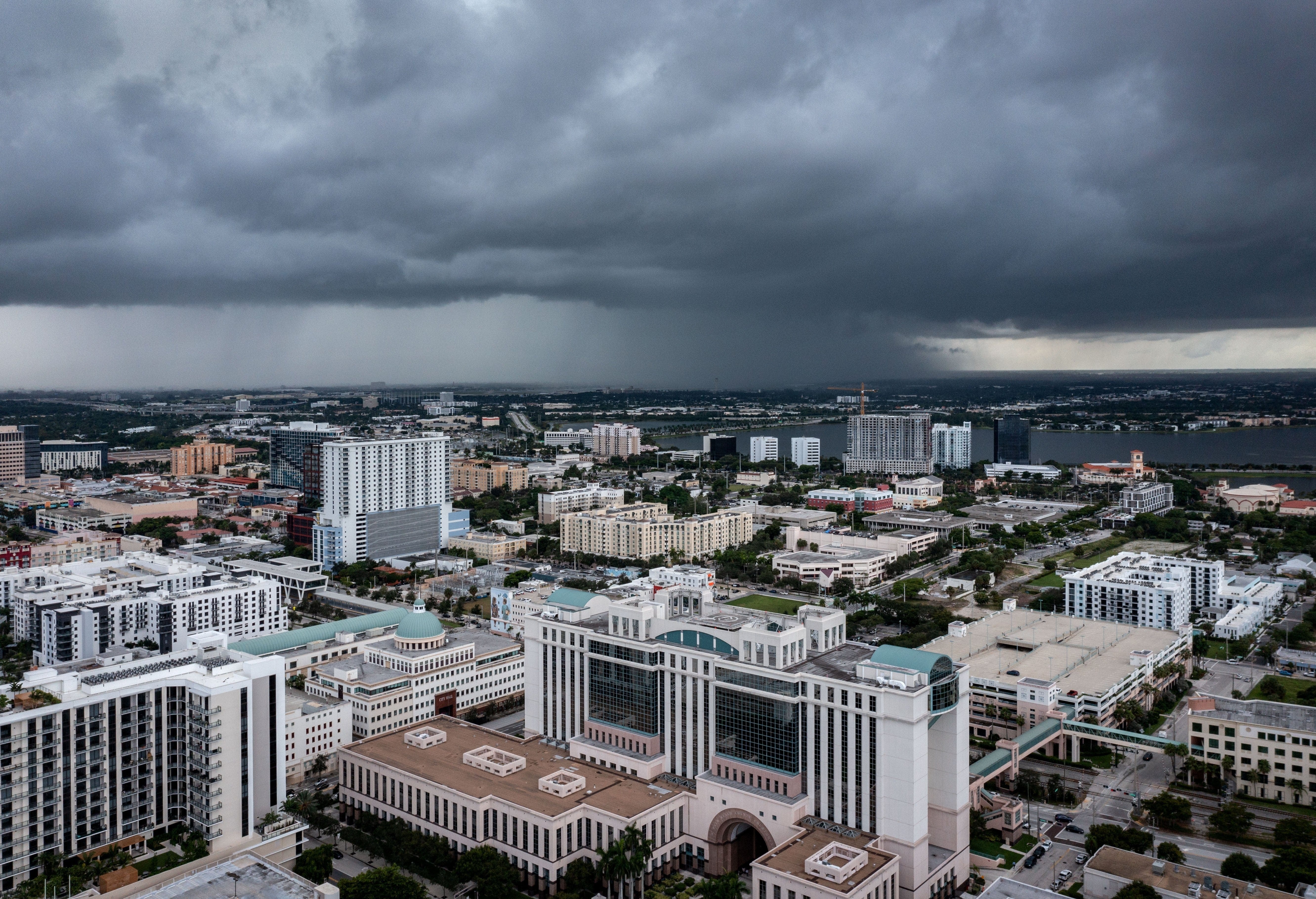 HOA, condo residents grapple with unplugged weather warning system, high cable bills