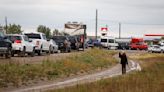 El fuego provoca evacuación masiva en su avance hacia capital de Territorios del Noroeste de Canadá