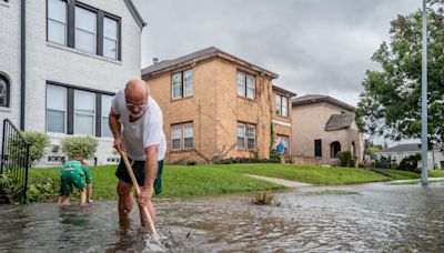 With power still out from Beryl, many Texas residents face their next challenge: Extreme heat