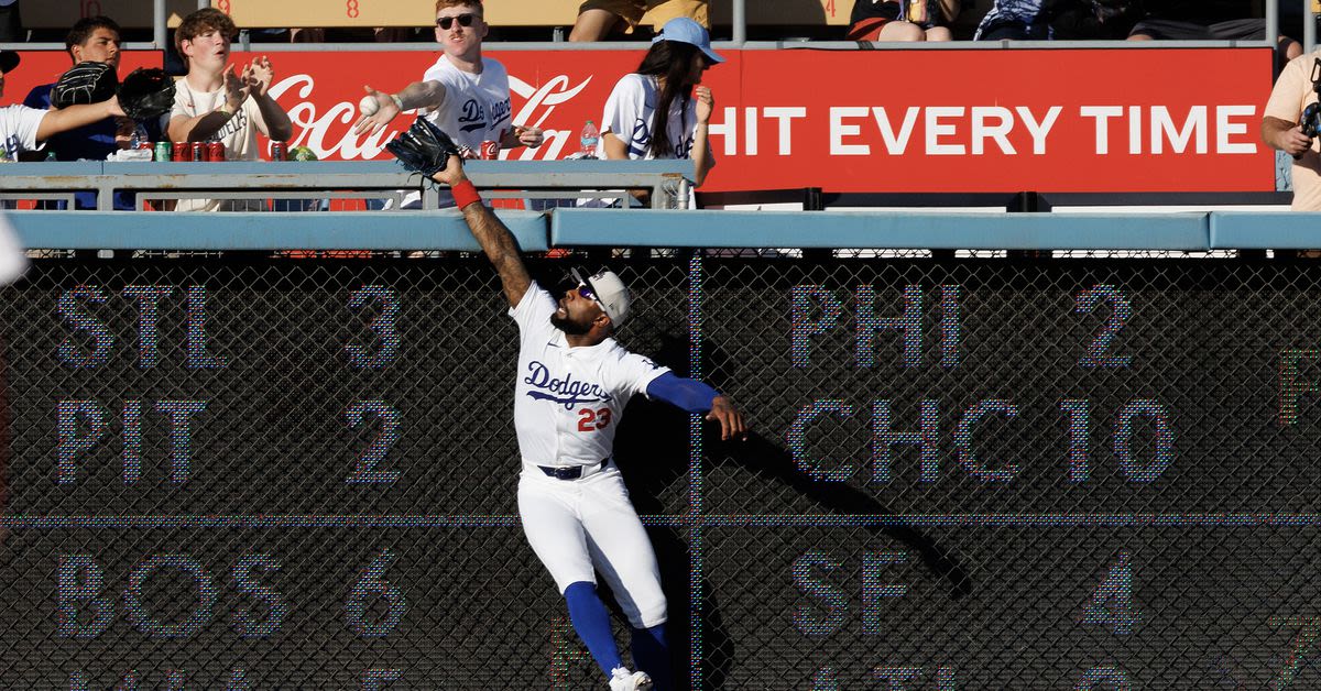 Jason Heyward on injured list with left knee bone bruise, Dodgers recall James Outman