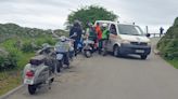 Accidente de tráfico en la carretera de los Lagos al salirse de la vía una Vespa: dos heridos leves