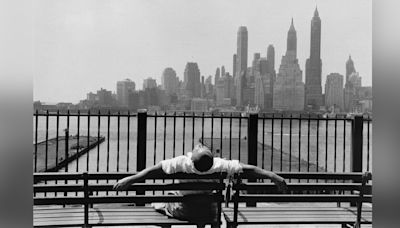 Master street photographer Louis Stettner celebrated with a major retrospective