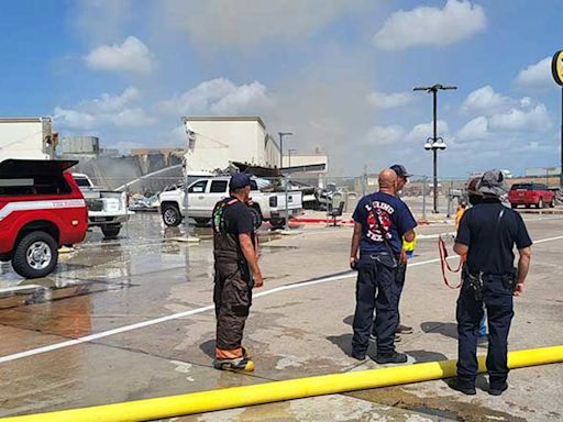 Recently closed Luling Buc-ee's catches fire during demolition; new location nearby undamaged