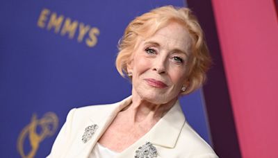 Holland Taylor's Sincere Response To A Fashion Critic Who Disliked Part Of Her Emmys Outfit Is Genuinely Awesome