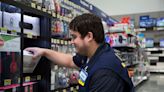 La ambiciosa estrategia de Walmart para que sus clientes se queden más tiempo en sus tiendas