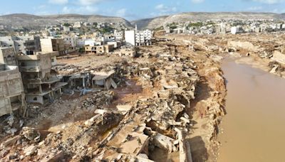 Libye: à Derna, les habitants vivent toujours avec leurs traumatismes des inondations de 2023