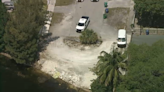 Hombre encontrado muerto a tiros con las manos atadas y una bolsa sobre su cabeza en un canal de Miami Gardens