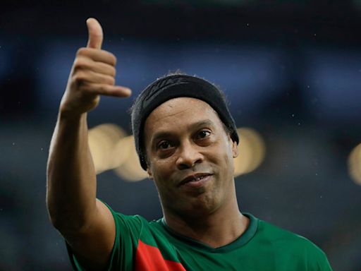 Brazil Floods: Ronaldinho, Cafu Star In Charity Match At Iconic Maracana Stadium - In Pics