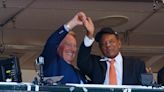 VIDEO: Vin Scully, Willie Mays share wholesome moment during Dodger icon's last year as broadcaster