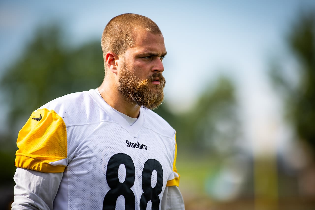 Pittsburgh Steelers react to Pat Freiermuth’s extension: ‘Just so happy’