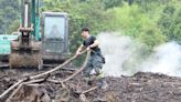 新竹芎林廢木材堆置場燒7天 消防持續搶救中 (圖)