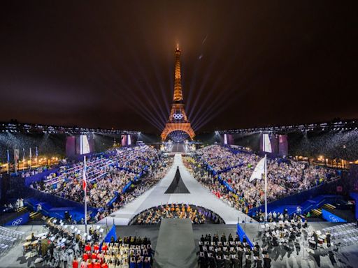 Cerimônia de abertura dos Jogos Olímpicos de Paris tem pira olímpica em balão ao som de Céline Dion