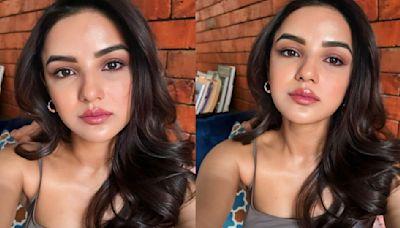 Jasmin Bhasin experiences excruciating eye pain after corneas get damaged due to lenses; narrates ordeal