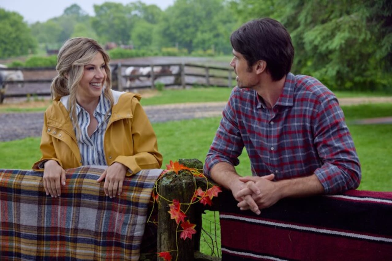 How to watch Hallmark’s ‘The Heiress and the Handyman’ movie premiere, starring Jodie Sweetin, Corey Sevier