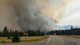 "Des images déchirantes": la ville de Jasper au Canada en partie détruite par les feux, Trudeau demande des renforts de l'étranger