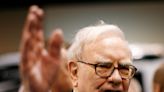 Warren Buffett celebrates Thanksgiving with a nearly $900 million gift - and details what will happen to his fortune after his death