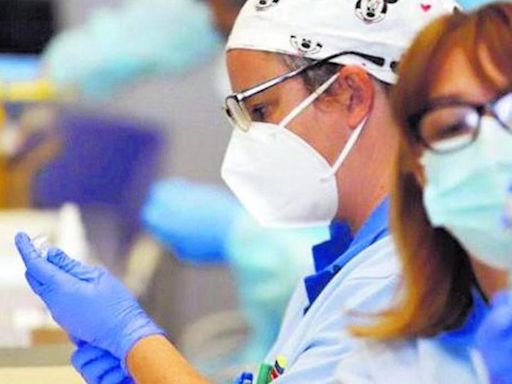 Las mujeres acaparan las profesiones sanitarias en Córdoba, de Medicina a Fisioterapia, pasando por Podología o Psicología