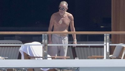 The Boss is still buff at 74: Bruce Springsteen shows off toned frame