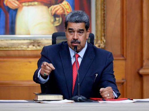 EEUU dice que no ha ofrecido amnistía a Maduro, pero está dispuesto a oír sugerencias