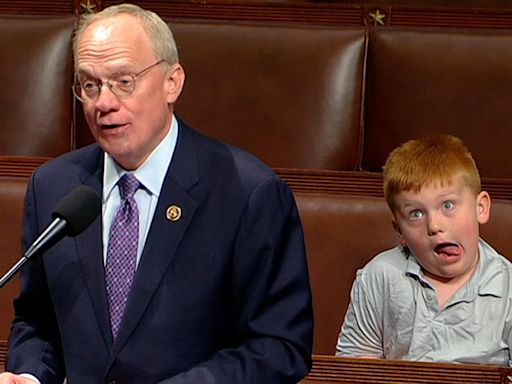 Congressman's son steals show on House floor, hamming it up for cameras