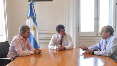 Guillermo Francos y Luis Caputo toman fuerza, ante una posible reorganización del Gobierno y la creación del Consejo de Mayo