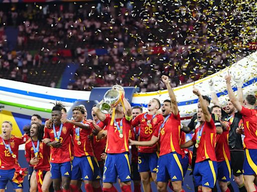La prensa internacional se arrodilla frente a la España de los "intocables" y manda un serio aviso: "Esta selección tiene mucho futuro"