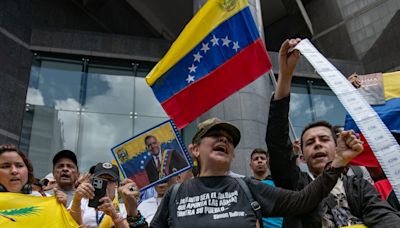 Los opositores al chavismo salen a las calles de Venezuela a pesar de la represión