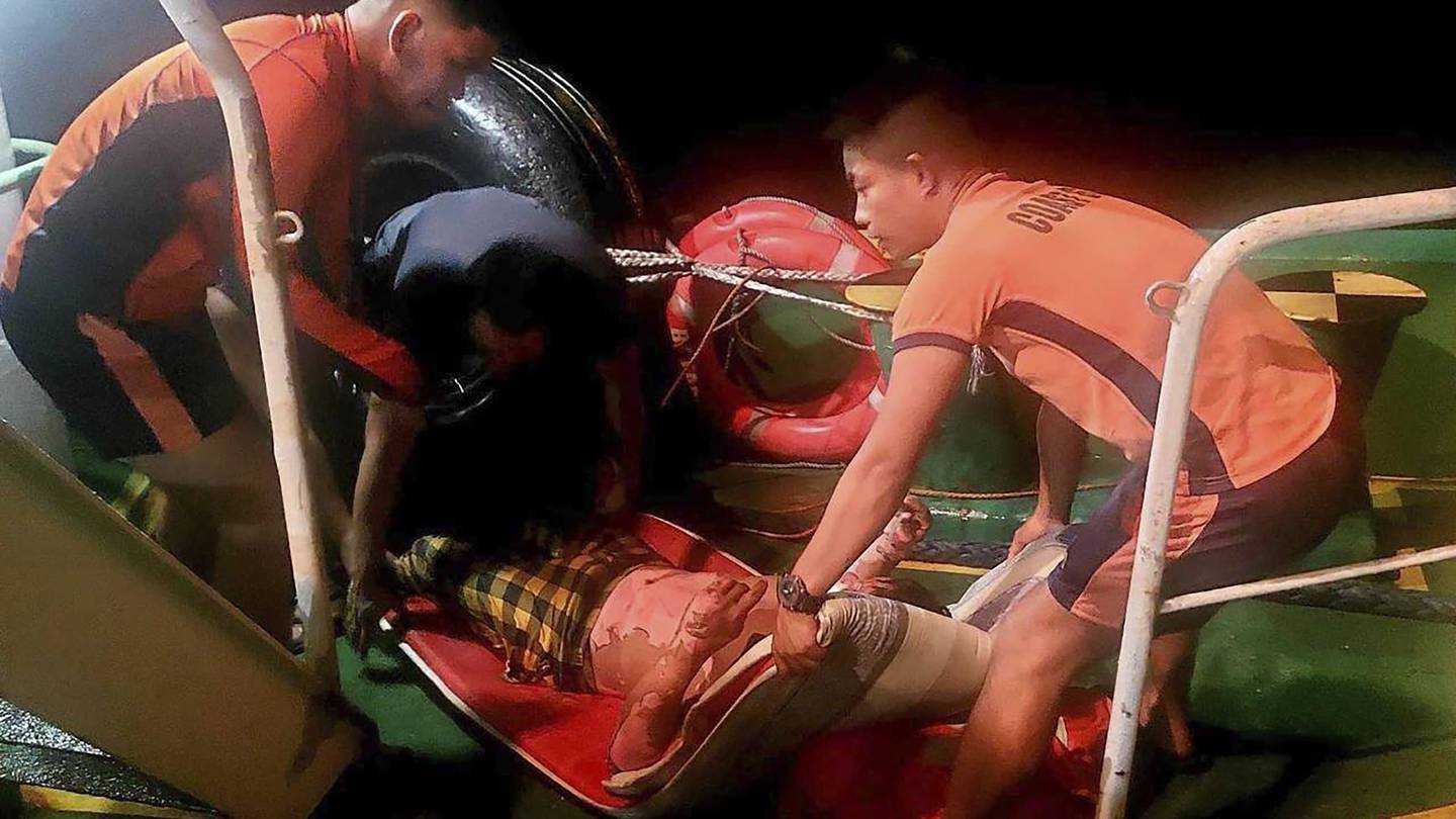 Philippine fishing boat explosion and fire kill 6 crewmembers while 6 others are rescued