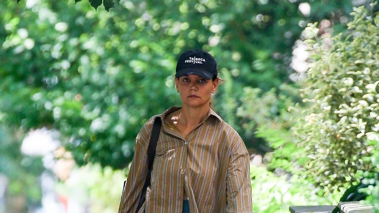 Katie Holmes Models Our Go-To Summer Uniform