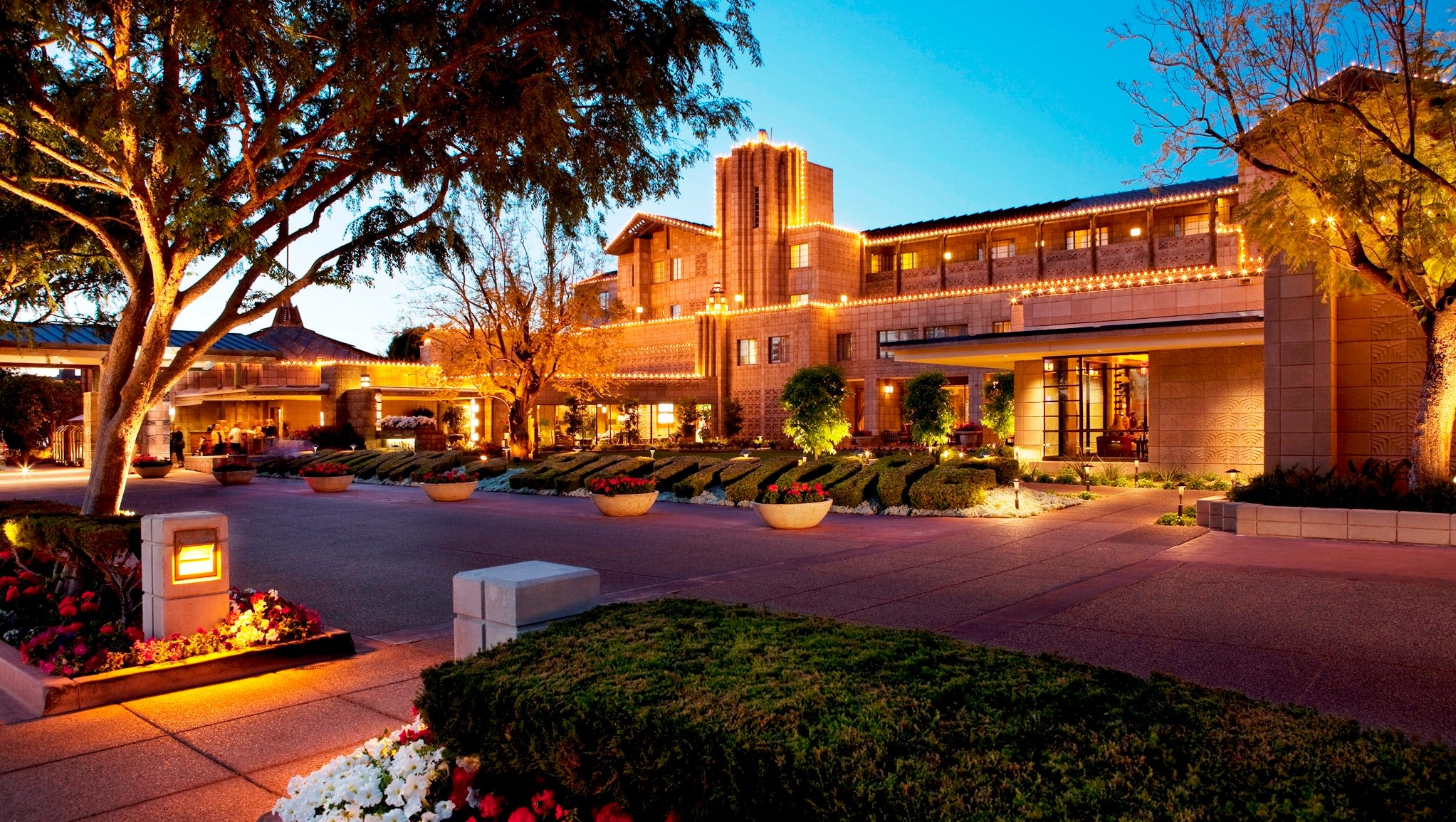 Why this historic Phoenix resort was named one of the 10 best hotels in America