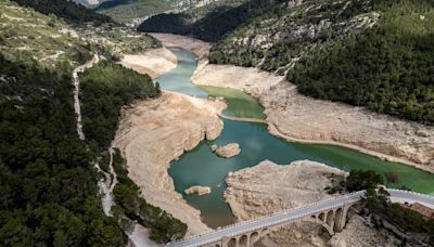 La Diputación aprueba una moción para exigir al Gobierno de España medidas urgentes para garantizar el suministro del agua en la provincia