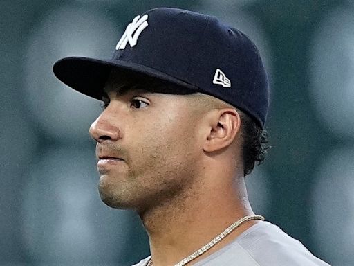 Yankees’ Gleyber Torres plays pitching coach, then does a little hitting