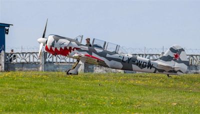 Un avión ucraniano y un dron ruso han combatido como en la Segunda Guerra Mundial