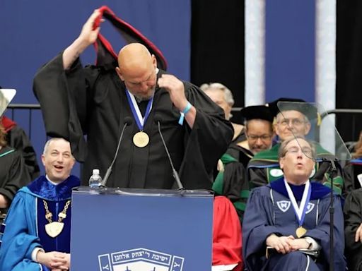 Fetterman removes Harvard hood in protest during Yeshiva University commencement speech