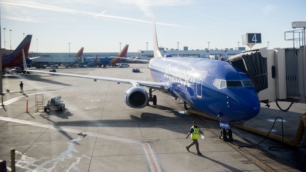 FAA investigating after Southwest plane plunged within 400 feet of ocean near Hawaii