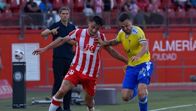 Goleada y millón para el Almería, humillación para el Cádiz