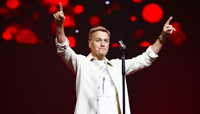 Contemporary Christian artist Michael W. Smith brings ‘Every Christmas’ tour to Mobile