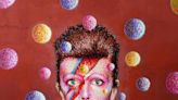 Metáforas, muerte y creatividad: cómo se despiden los fans de David Bowie