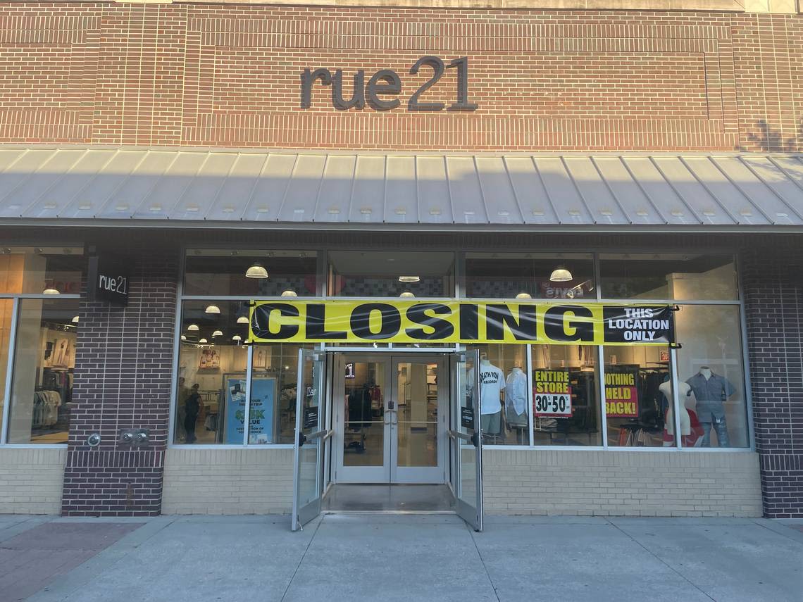 National clothing retailer will close all its stores, including 3 in Kansas City area