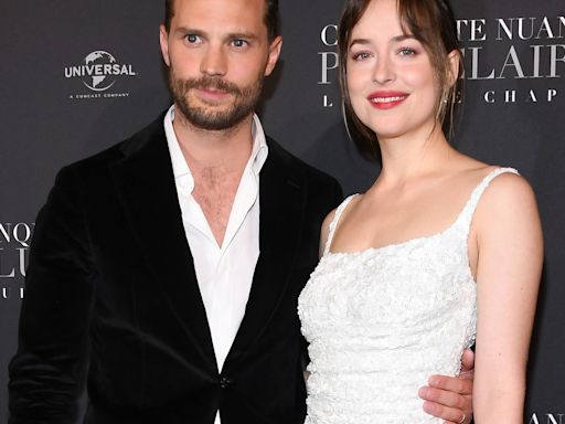 Fifty Shades of Grey's Jamie Dornan Reveals Texts With Costar Dakota Johnson - E! Online