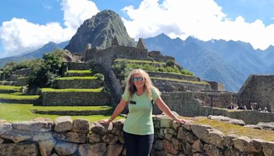 La jubilada que viaja en moto sola, recorrió Argentina y cumplió el sueño de llegar hasta Machu Picchu